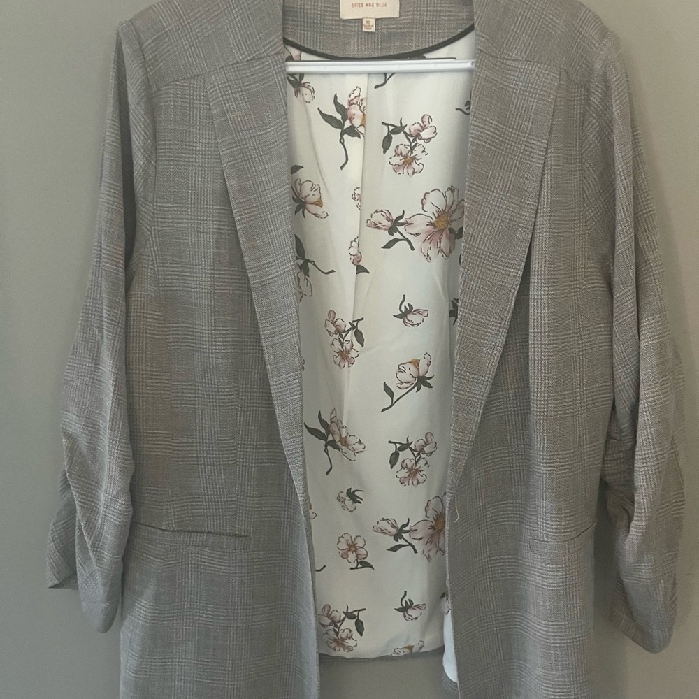 Skies Are Blue m! Gray Pinstriped Blazer! It says XL, but it’s more like a L!